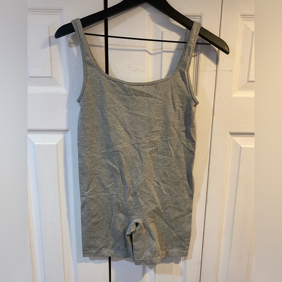 Gray romper - Picture 3 of 4